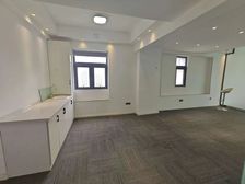 逸翠尚府,物业费3元,一层2户 公摊小 随时看房 自控