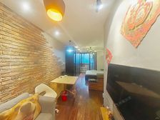 中间楼层,厨卫全明,诚意出售,看房有钥匙随时可看。