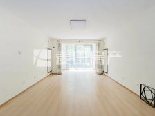 地铁口不临街客厅主卧朝南+双卫安静水系两居室+落地窗