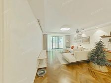 金汇鸿锦苑:一楼带院子,装修70万,拎包入住