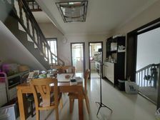 顶楼阁楼,利用空间多,视野开阔,养花种菜