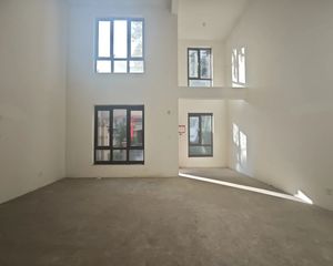 南岸区 金辉城江城著 四房 390万