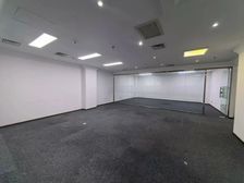 物业直租100%真实 正对电梯 数码大厦306平 节约成本