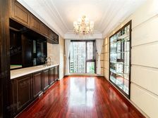 电梯房,主卧朝南,交通便利,小区景观位置