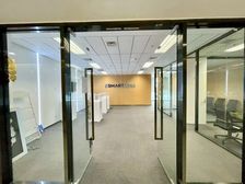 亦庄核心区大族广场400平米,精装修带家具办公室特价出租