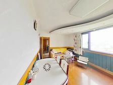 双轨交高科西路站,电梯高区三房,看房方便,位置好,可看三件套