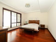 温哥华森林4室2厅精装修