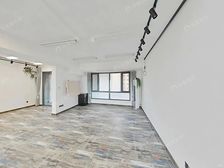 新上!诚心出售!尹山湖·御湖湾·4室·2厅2卫,中间楼层