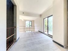璧山龙湖品质别墅 一线湖景联排端户 花园200平 看儿童公园