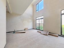 璧山龙湖品质别墅 一线湖景联排中户 带电梯井 出门就是公园