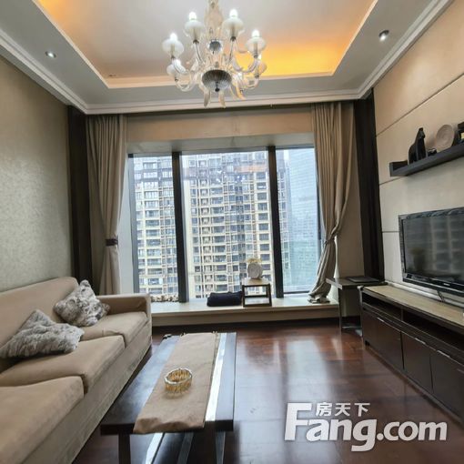 领峰园 1 房 82 方 交通便利 繁华地段 配套成熟