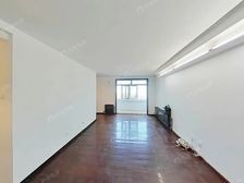 北潞春 带电梯 两居室 诚心出售