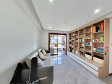 房子两条线路,配套设施齐全,精装修可以拎包入住