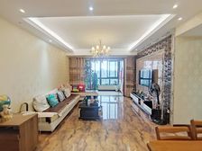 盛世国际三房,带私家花园