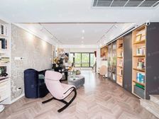 沿河景观房,精装修带地暖,带产权车位,价格可谈来电即看房赶紧