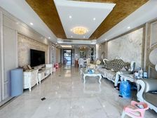 天骄峰景 南向采光好 精装修 目前 笋大户型