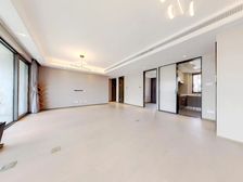 次顶楼,视野开阔,空关有钥匙,保养好,大横厅,