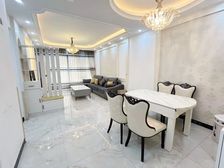 送车位 地铁口笋盘南向三房急售 格兰名筑万科物业高层采光好