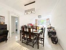 一梯两户,客厅带阳台,交通便利,精装修,精装好房