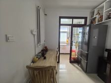 正南湖光小区2室1厅精装修