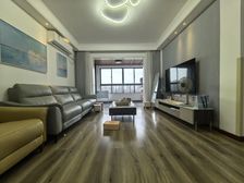 宇宙中心 照母山光环旁 精装三房两卫