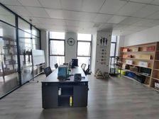 (7号线地铁口)电子大厦120平精装3隔间 镇海区政府旁