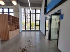 (挑高4.5米)瀚轩270平7号线地铁口 背靠福业街配套全