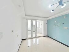 步行150米到地铁 2楼带花园 南北通户型 南北阳台