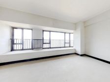 南滨路看江大平层 视野没得说