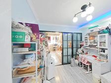 潍坊五村,边套全明户型,满五年 不靠路,旁边小花园,诚意出售