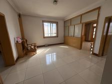 裕龙一区三居室出售,价格好谈