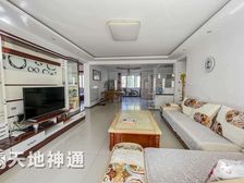 顶秀美泉小镇C区属于花园洋房,小区环境优美。