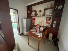 多层二楼!邮电新村 三室朝阳南北通透带地下室 出行购物方便