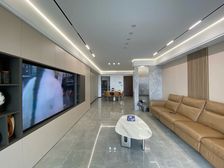 精装房 提包入住 华侨城嘉陵江天 四房 290万