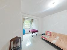 此房一手动迁,房龄新,想早点出手,位置好