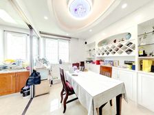 飞虹三区 白色格调装修 保养好 户型方正 采光优良 诚售