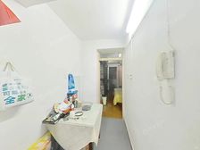 中间楼层,不临街,厨卫朝北,全明,钥匙房随时看。