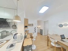 带露台15平米,精装修好楼层,现在接受市场价出售哦,看房方便