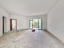 业主诚心出售,小区绿化好,稀有清水,利用大