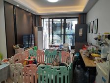 龙光玖珑湖精装三房 东南户满二无欠款 自主保养好 十四中旁