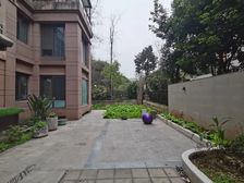 照母山光环端户洋房。北大资源花园200平 内圈430万 保真