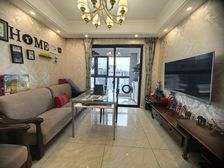 绿地海外滩3室2厅1卫南朝向219.0万元/套出售