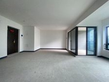 渝北区 龙湖昱湖壹号四房大平层 急售急售