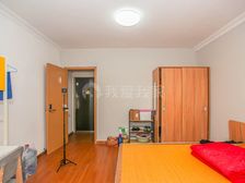 园西+华西,顶楼附带阁楼,有车位,满五年,出行便捷。