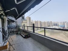 江北嘴北滨路带书包。新鸥鹏城 双证四房210万 房源保真