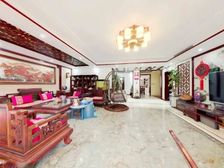 虞河畔一二层带负一带大院,带车位,精装修,品味上档400万