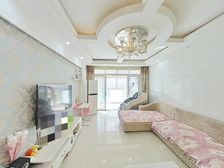 精装修大三房 有一个独立大车库 业主自住 拎包入住