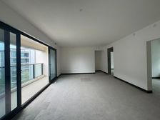 中粮悦江 北滨路洋房四室 一梯两户 玻璃幕墙 横厅户型