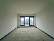 近轻轨 礼嘉天街旁 儿童医院旁 四房 172万