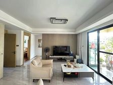 南城新源路精装四房 满五南向低层 仅355万